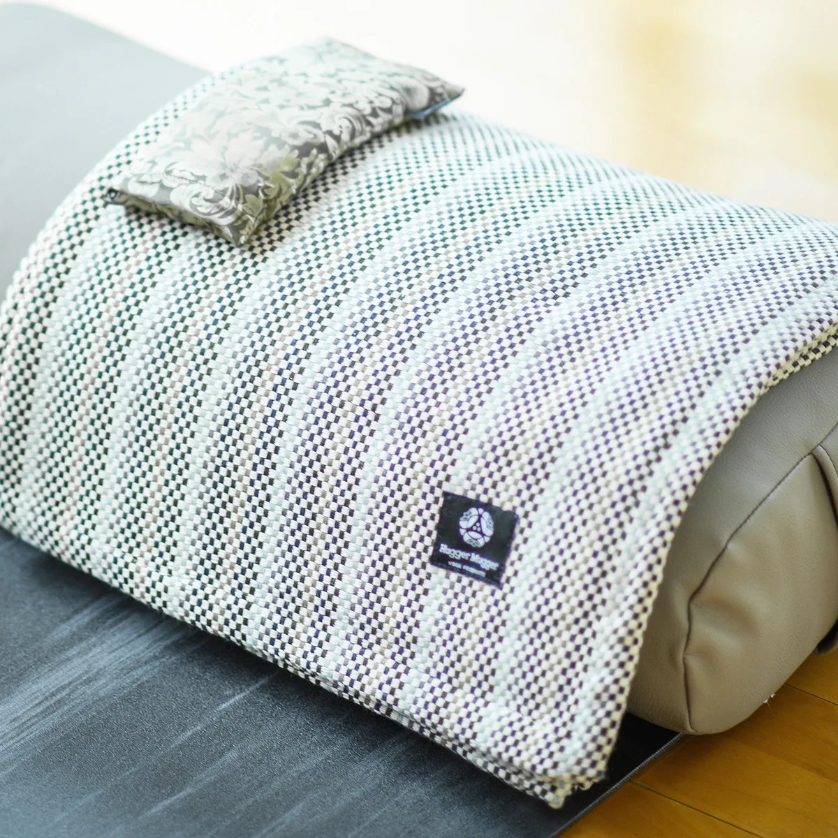 BODYNOVA  NIDRA cotton blanket for yoga, herringbone pattern